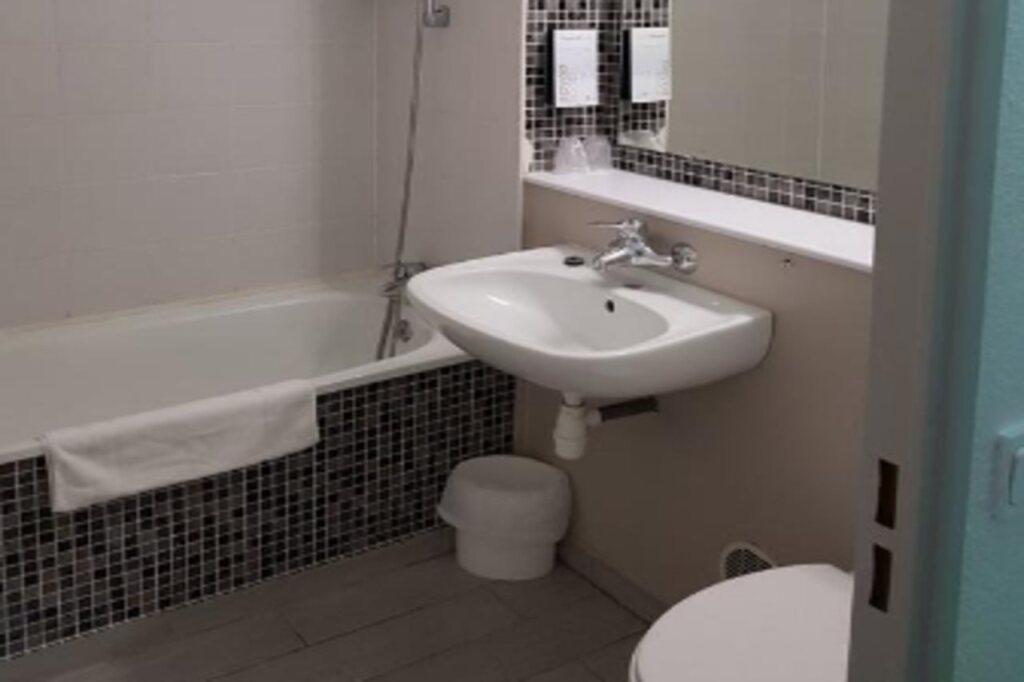 hotel image 16