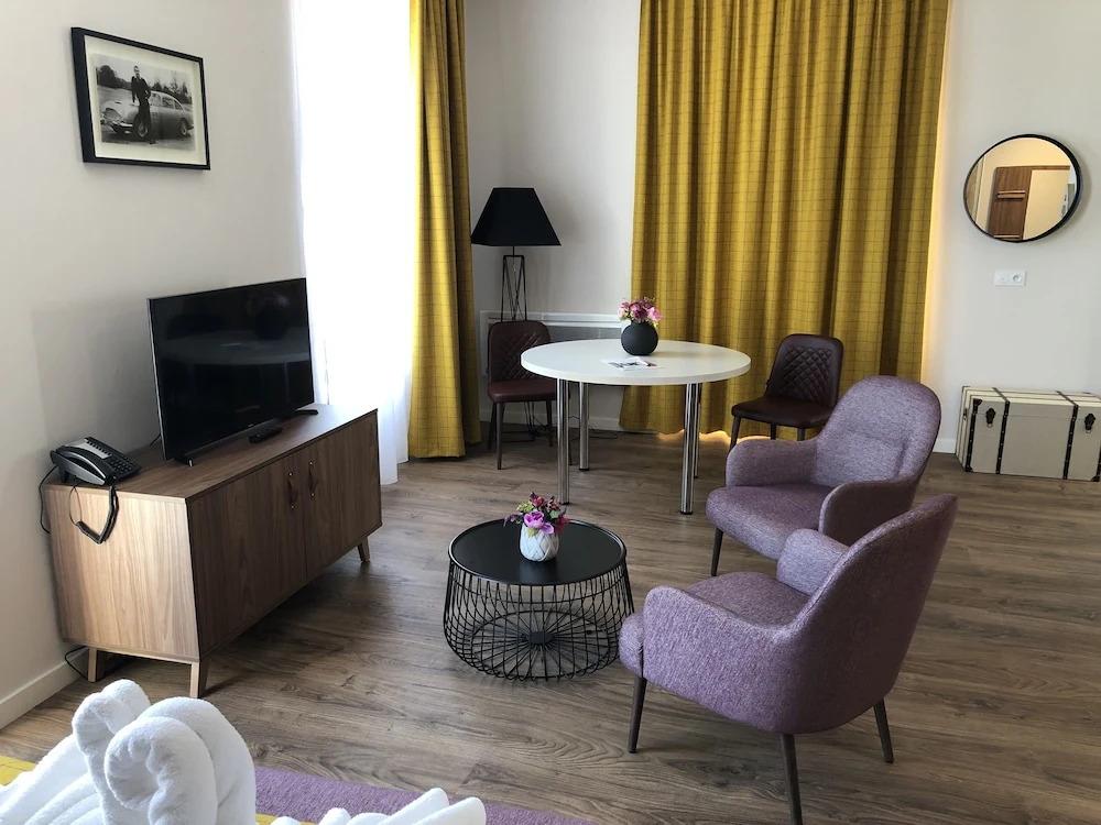hotel image 10