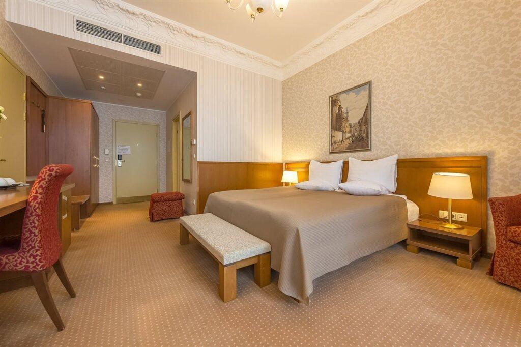 hotel image 13
