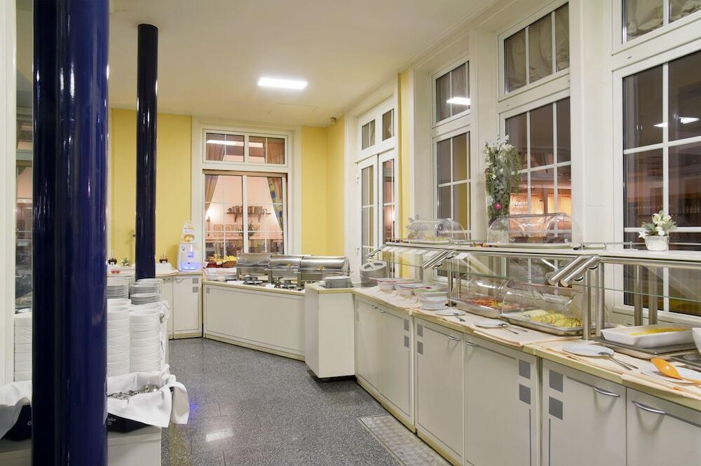 hotel image 10