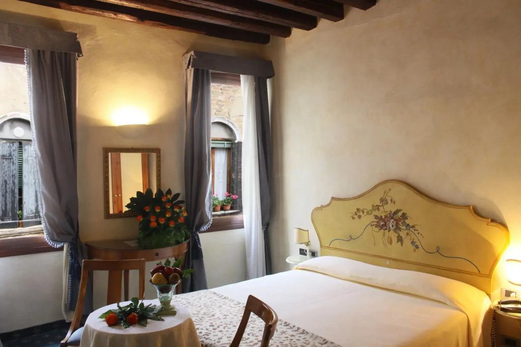 hotel image 13