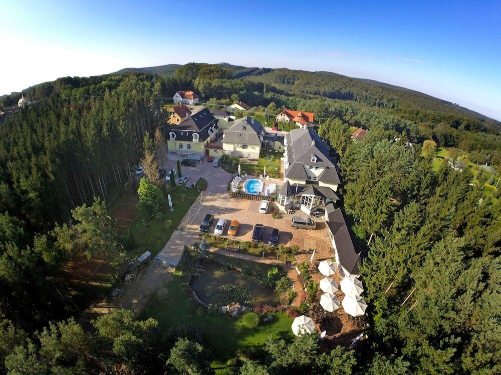 hotel image 10