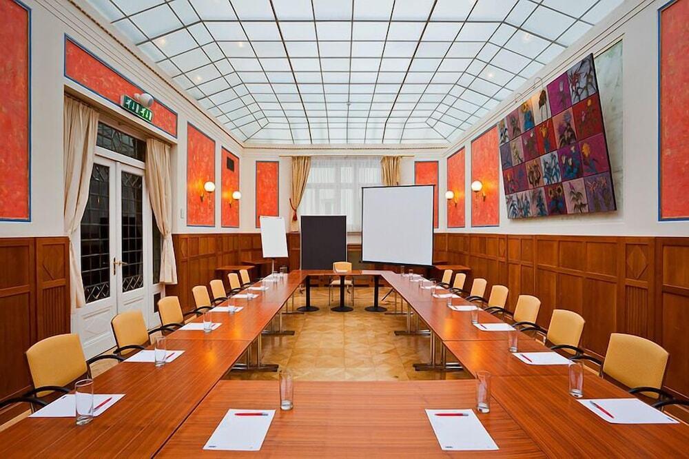 hotel image 9