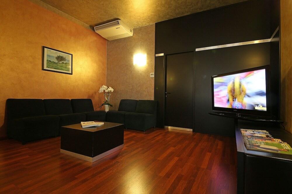 hotel image 9