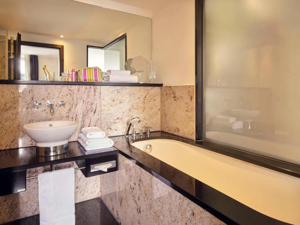 hotel image 16