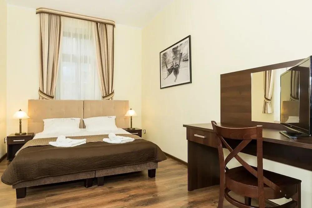 hotel image 11