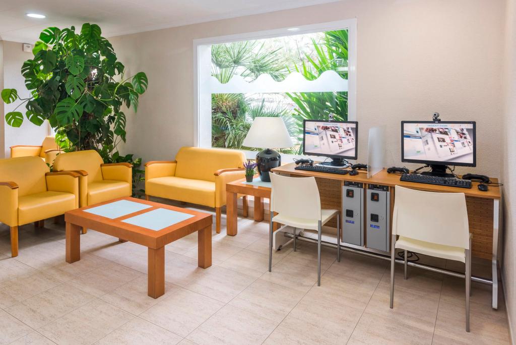 hotel image 10