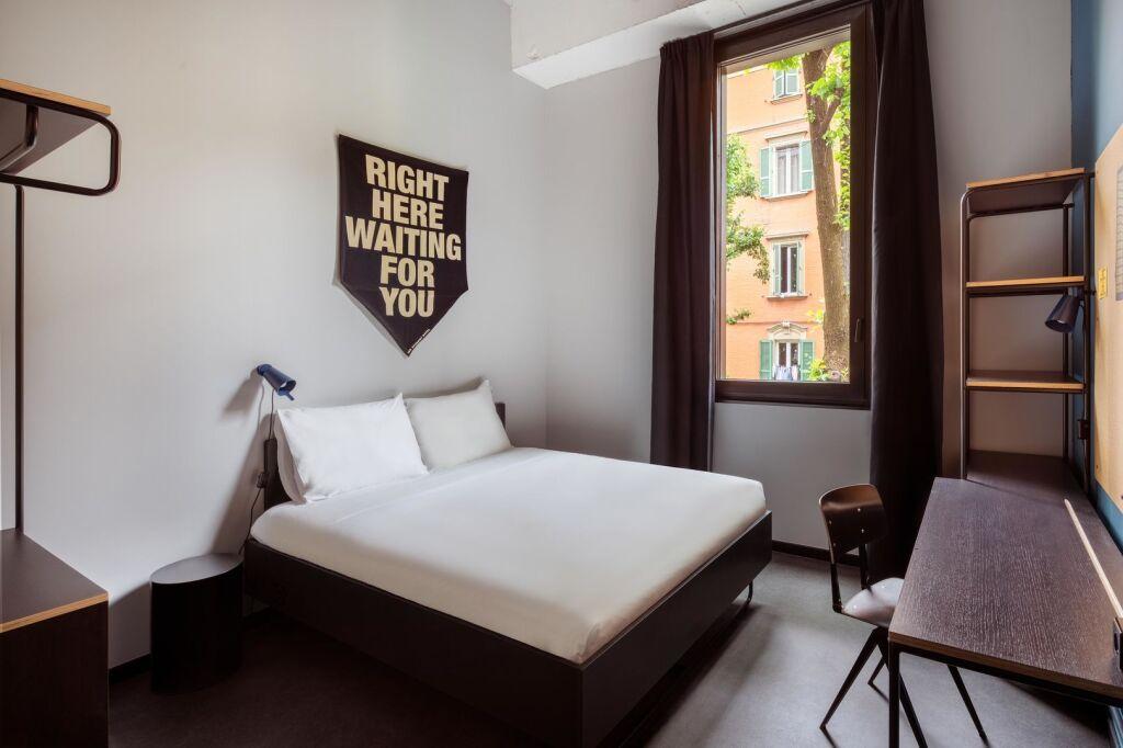 hotel image 16