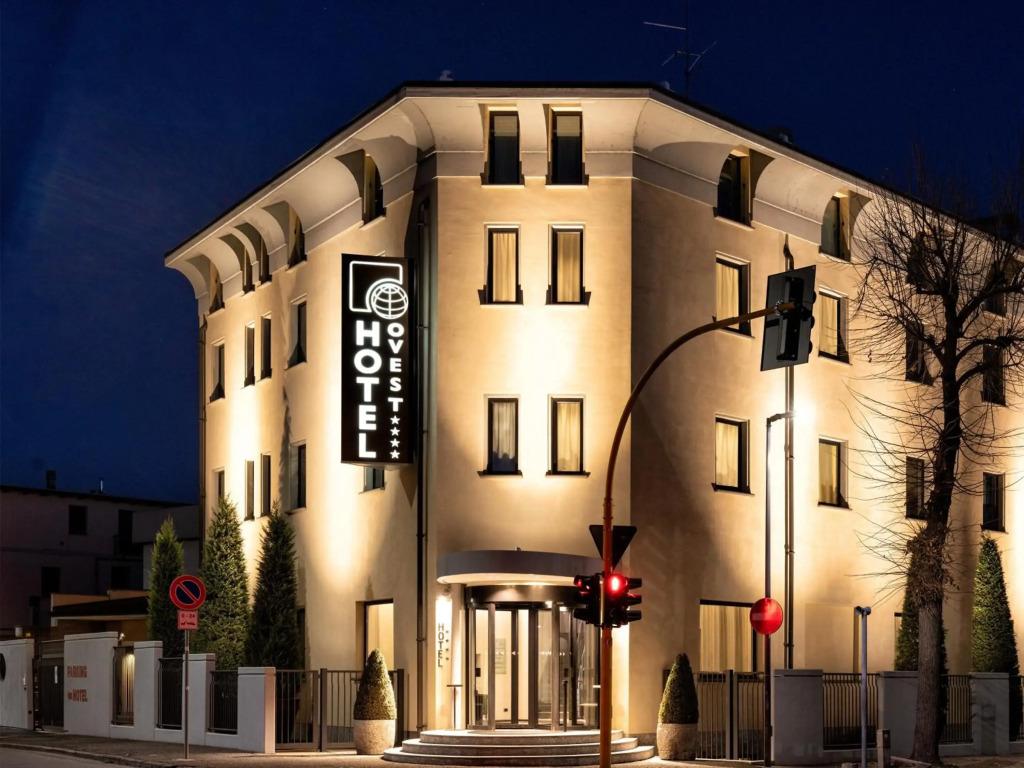 hotel image 16