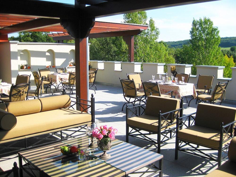 hotel image 10