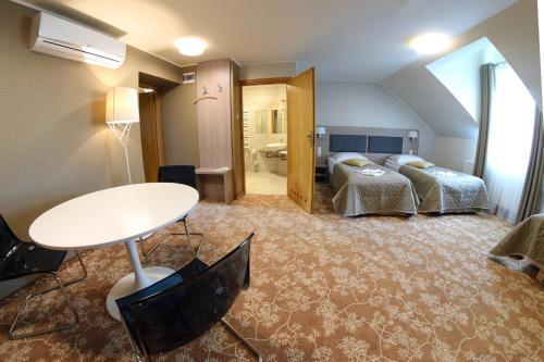 hotel image 13