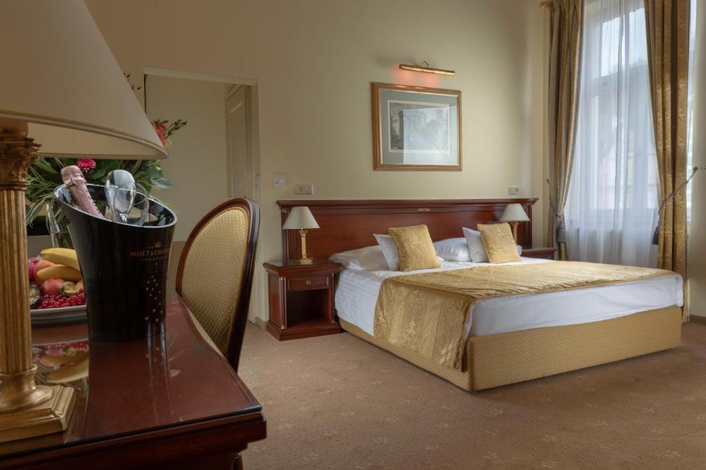 hotel image 12