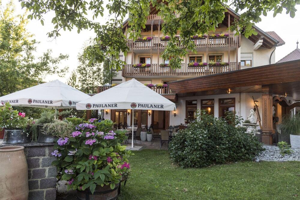 hotel image 10