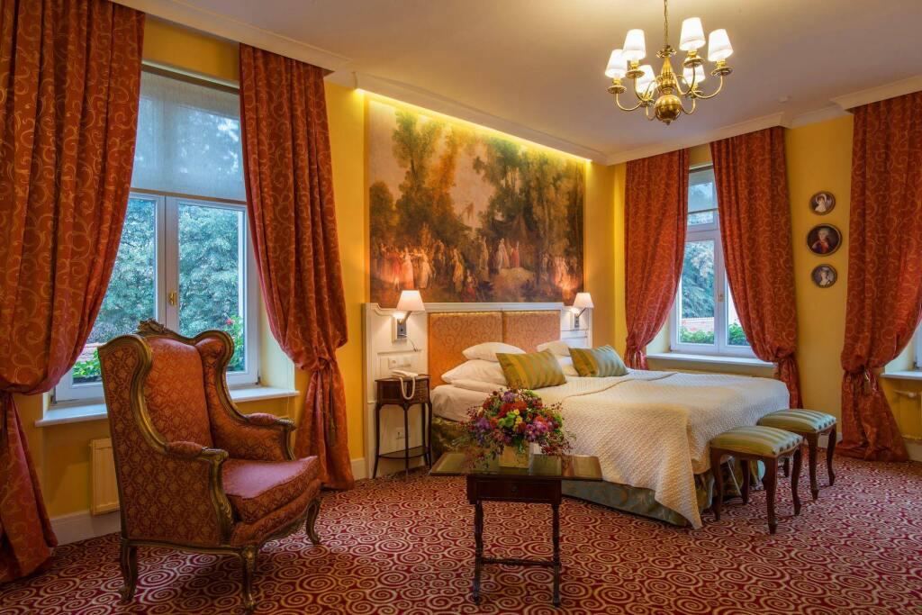 hotel image 12