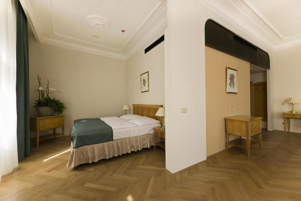 hotel image 16