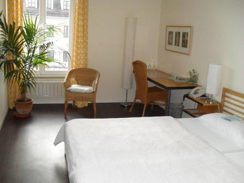 hotel image 12