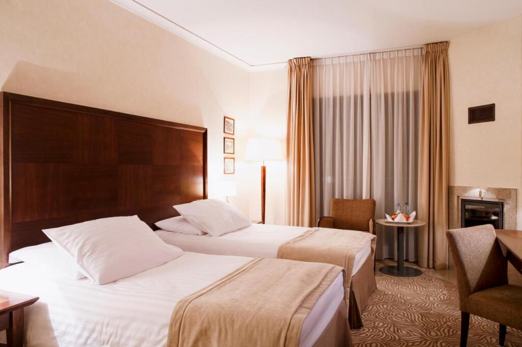 hotel image 13