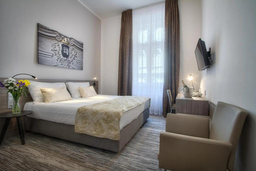 hotel image 12