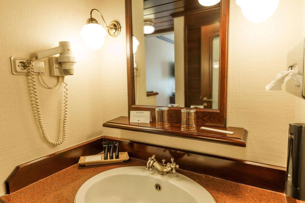 hotel image 8