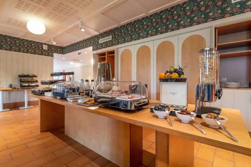 hotel image 11