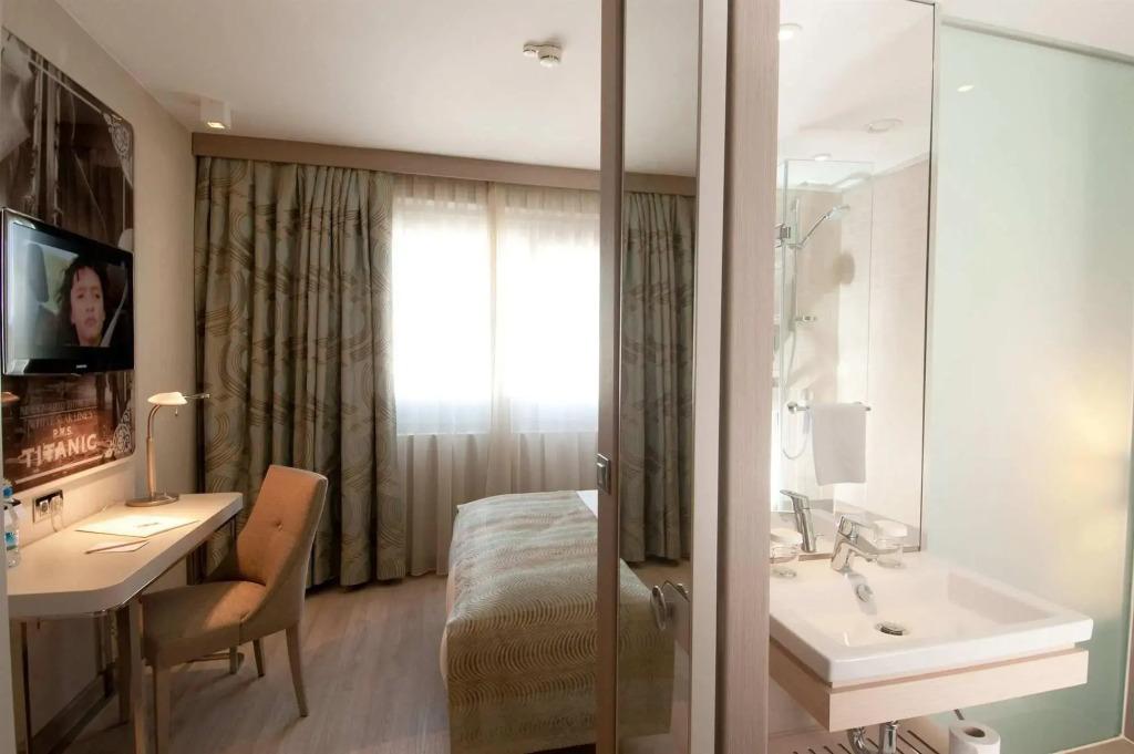 hotel image 16