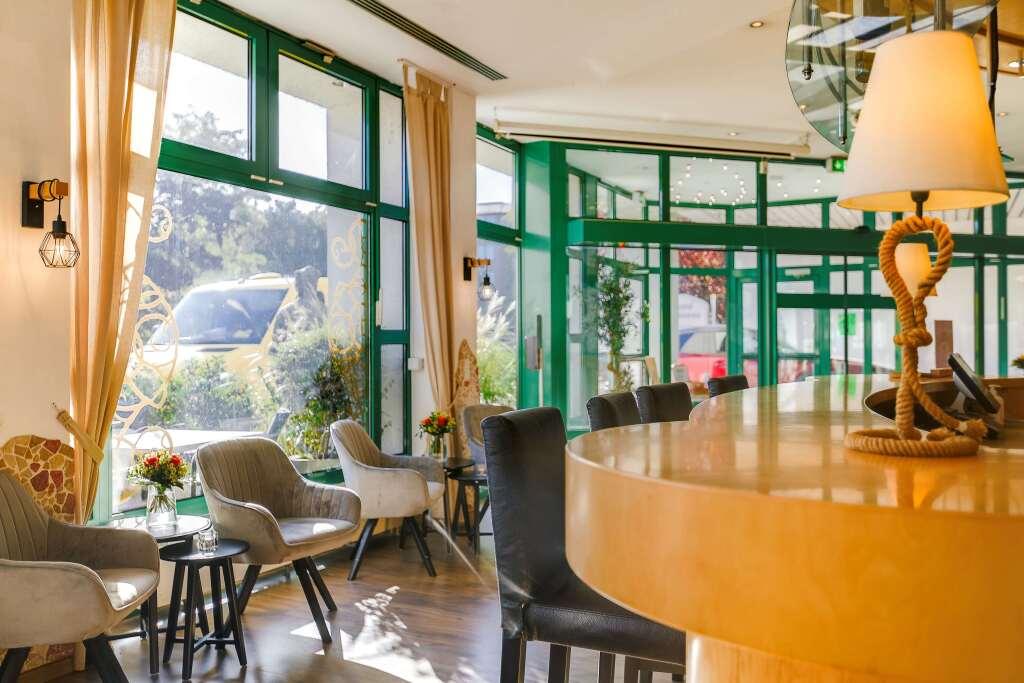 hotel image 10
