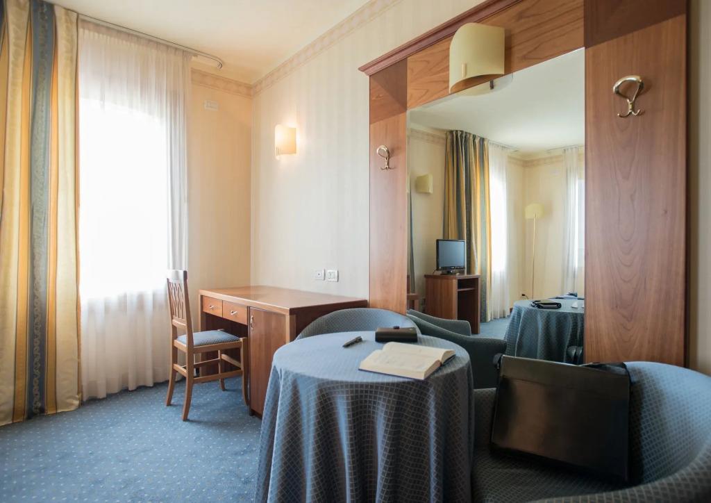 hotel image 10