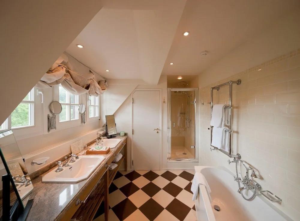 hotel image 16