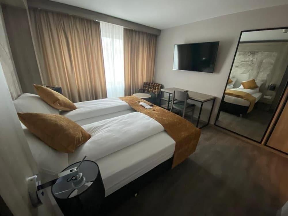hotel image 10