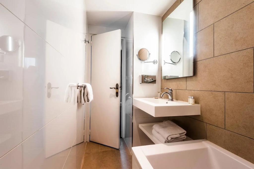 hotel image 10