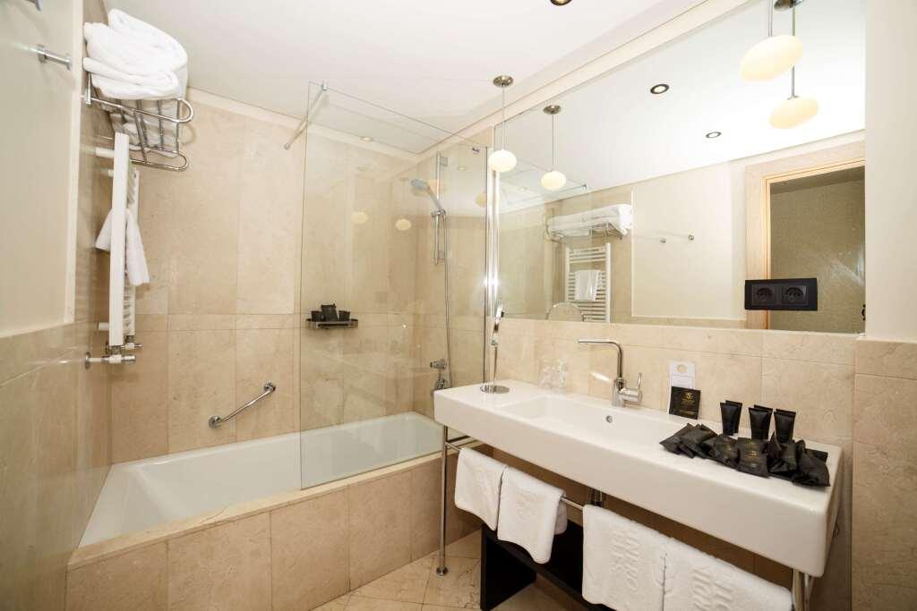 hotel image 16