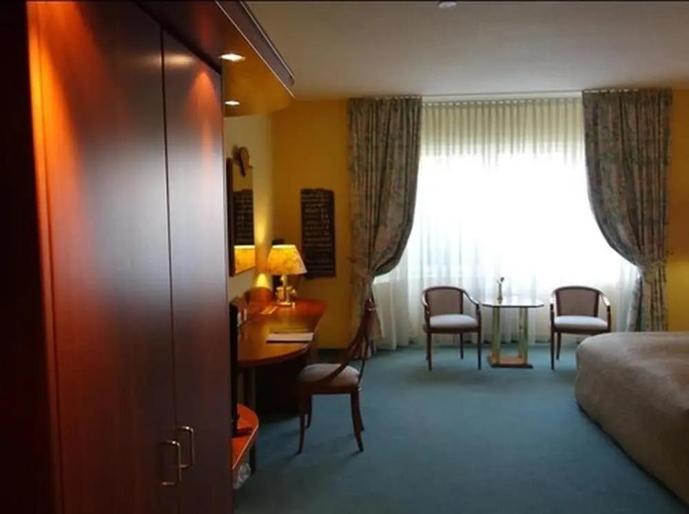 hotel image 10