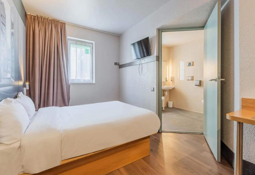 hotel image 10