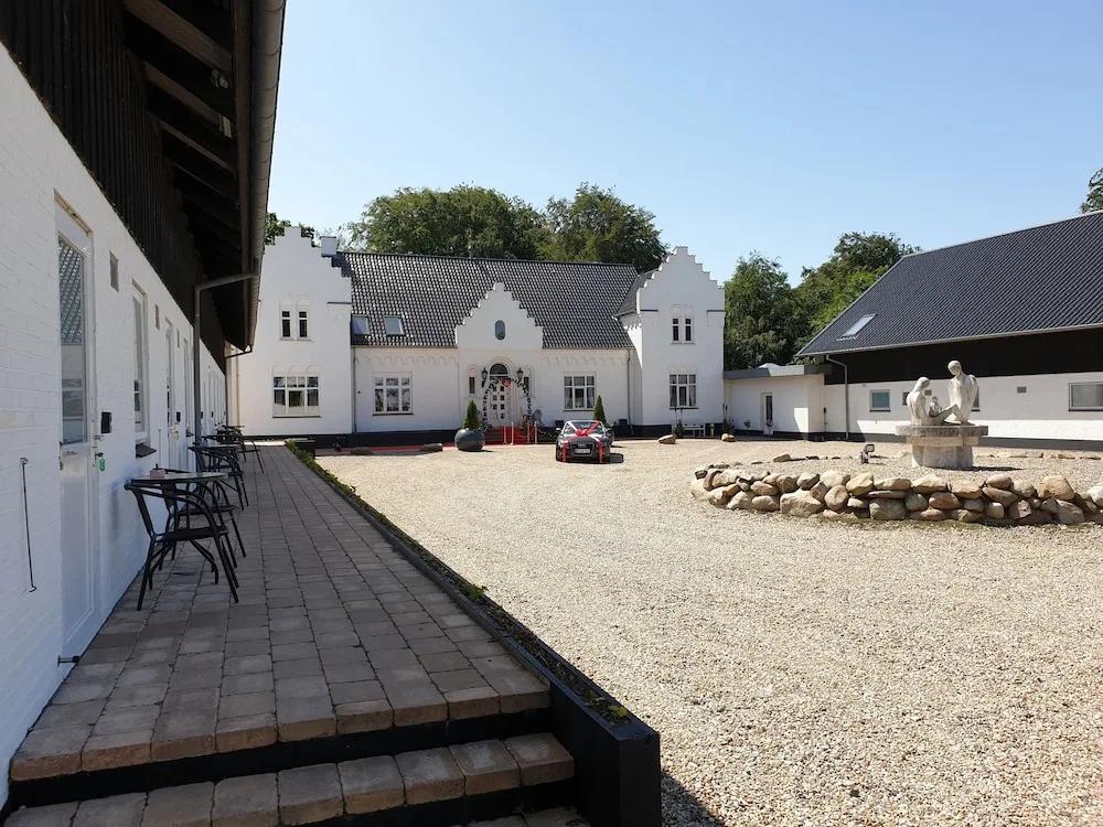 hotel image 10