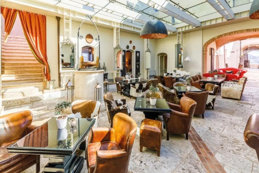 hotel image 10