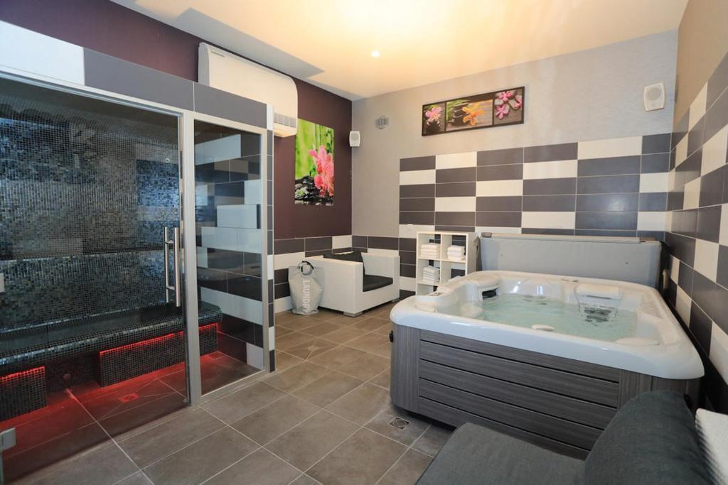 hotel image 16