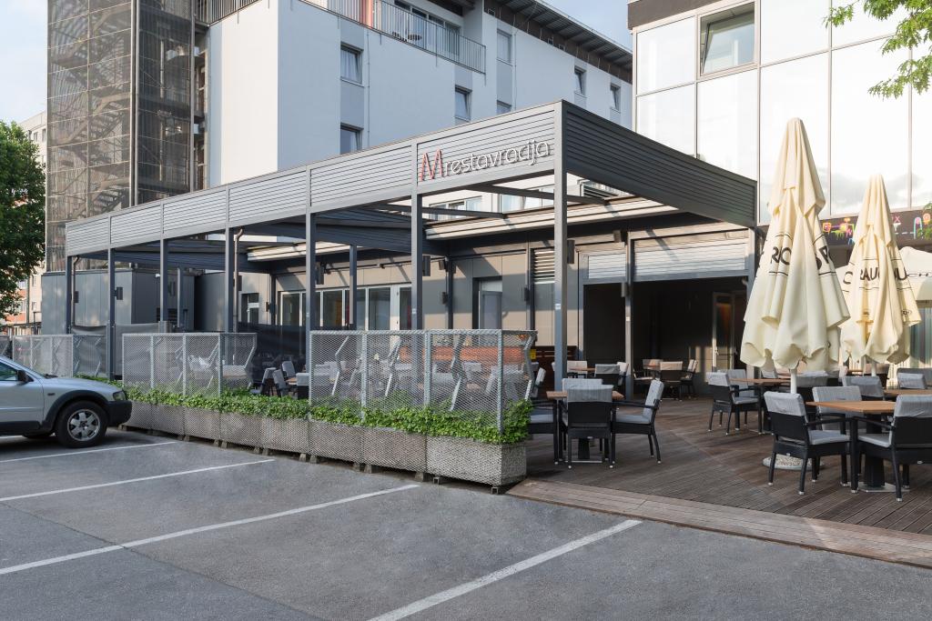 hotel image 10
