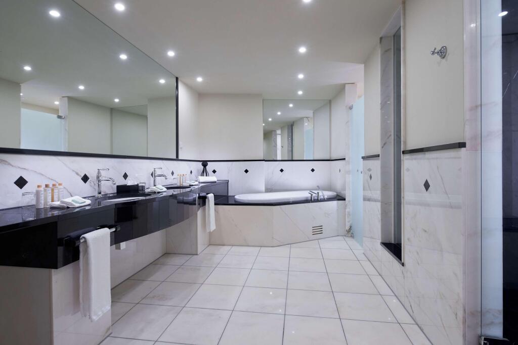 hotel image 16