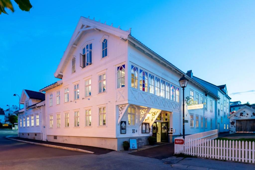 hotel image 11