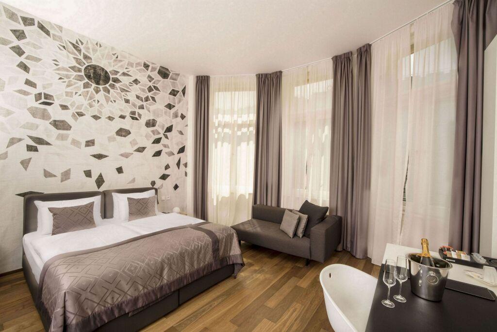 hotel image 16