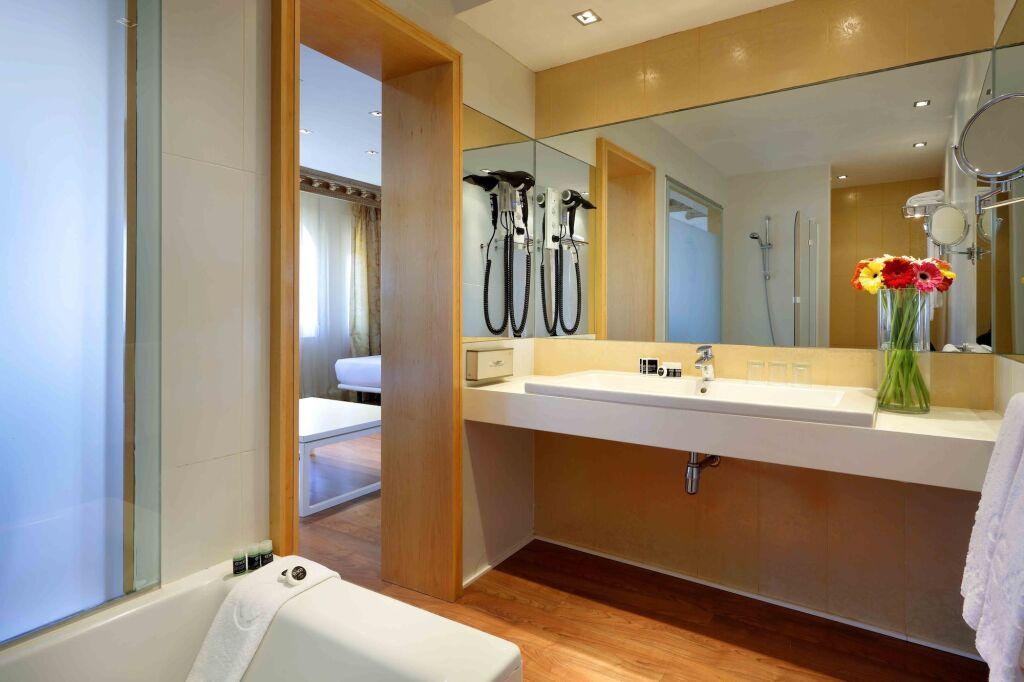 hotel image 16