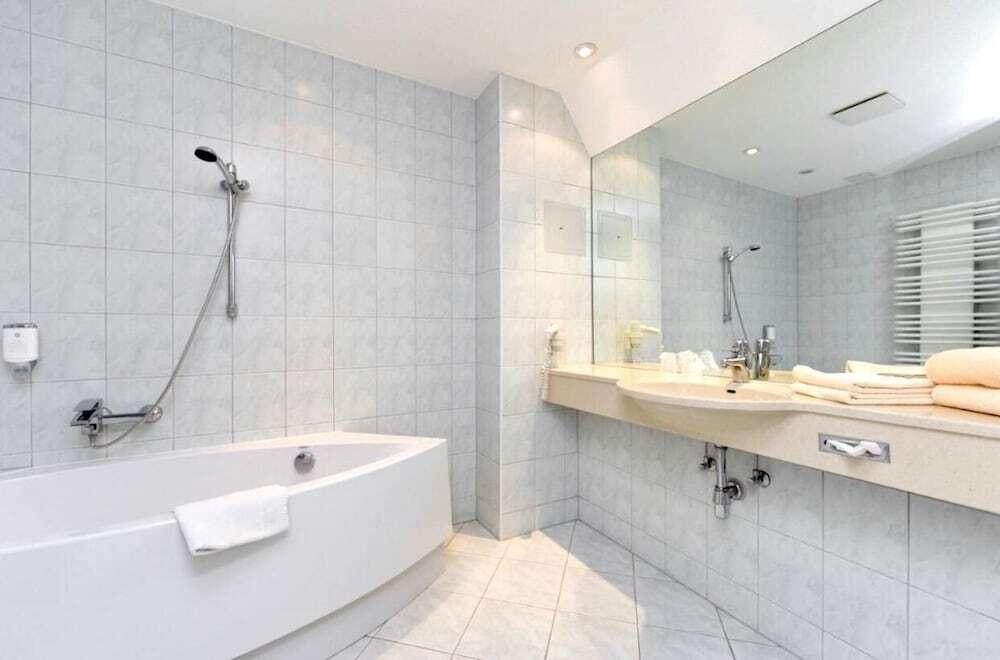 hotel image 16