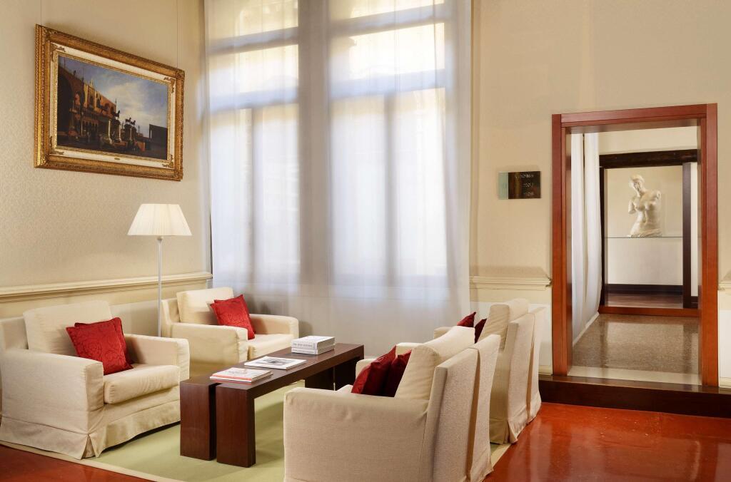 hotel image 16