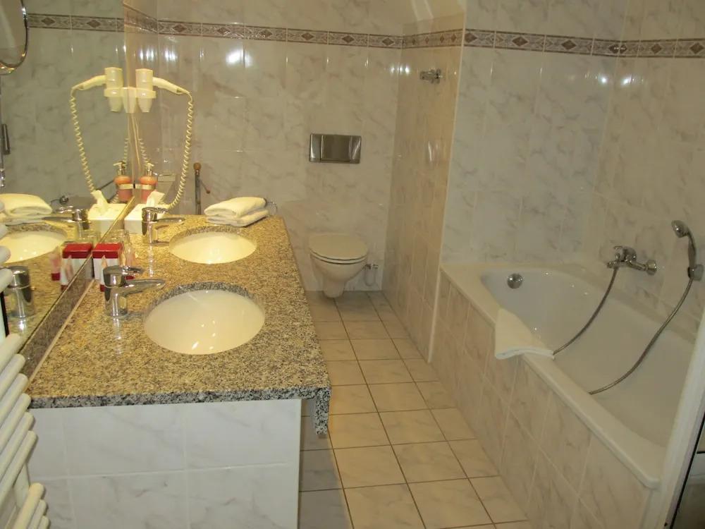 hotel image 12