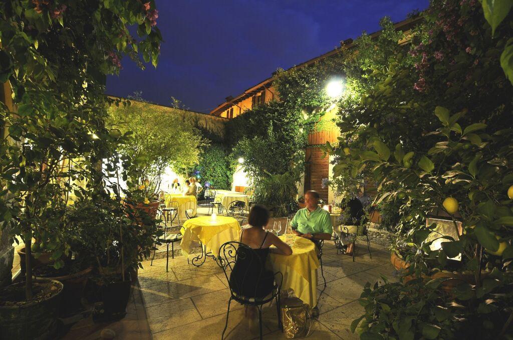 hotel image 10