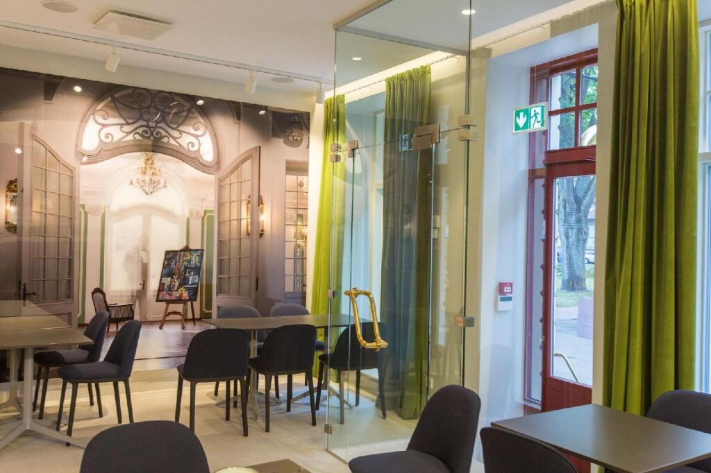 hotel image 11