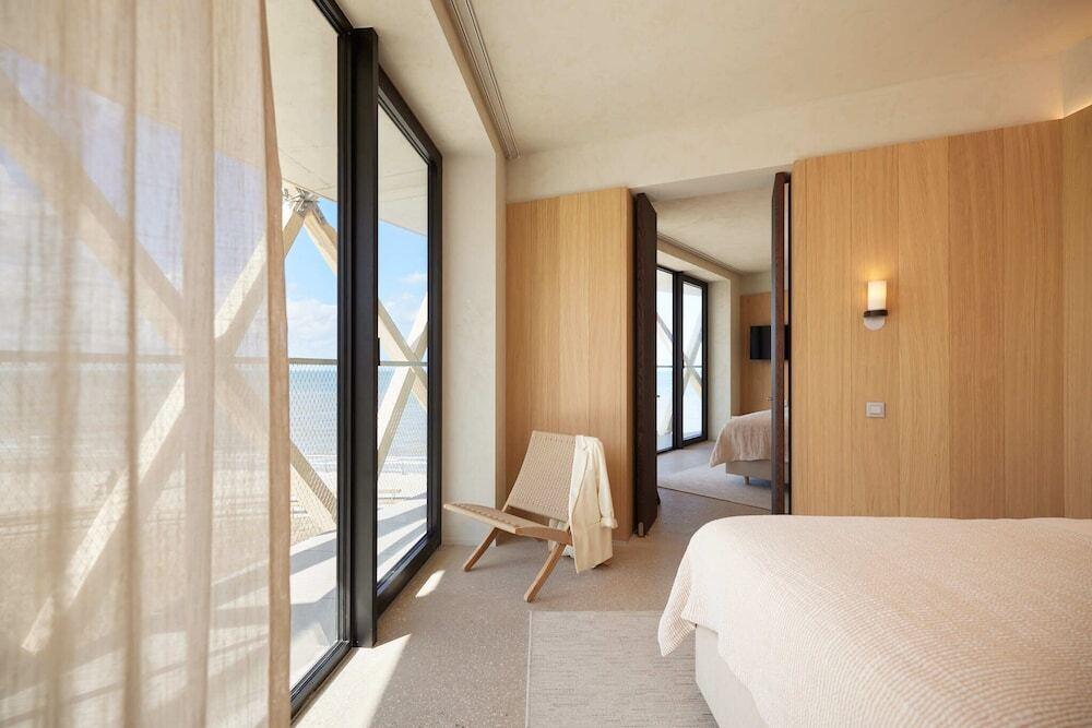 hotel image 16