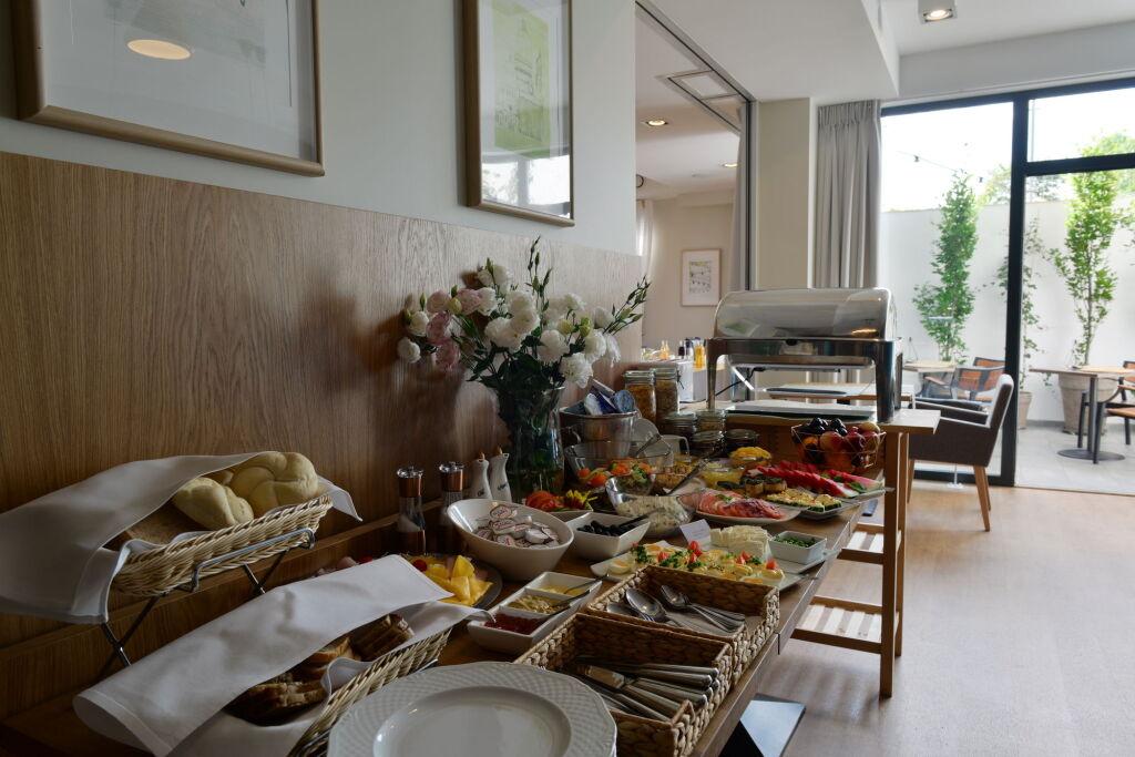 hotel image 10