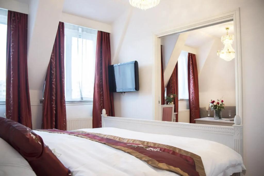 hotel image 9