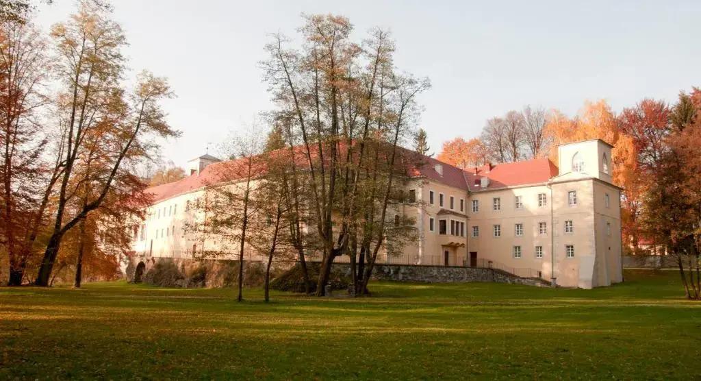 hotel image 12